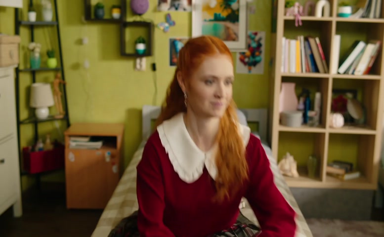 Ekaterina Channova, Alina Voskresenskaya Breasts Scene in Univer. Molodye