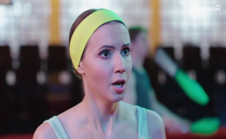 Alena Kolomina Sexy Scene in Kacheli Pod Kupolom