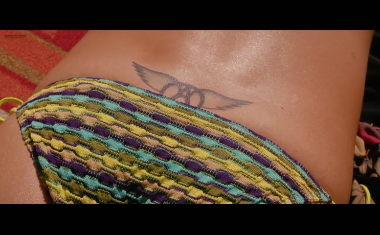 Uma Thurman Butt, Breasts Scene in Be Cool