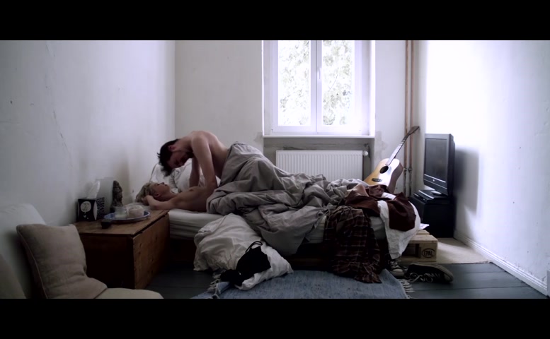 Unknown Breasts Scene in Alligatoah – Musik Ist Keine Losung