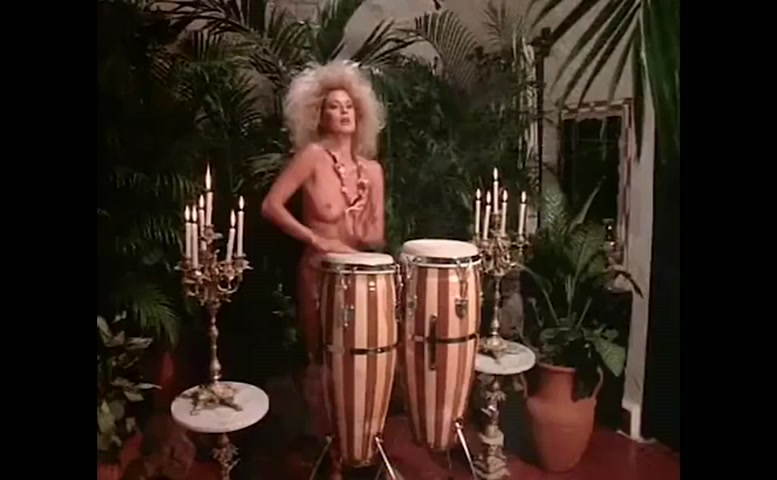 Bea Fiedler Butt, Breasts Scene in Hot Chili