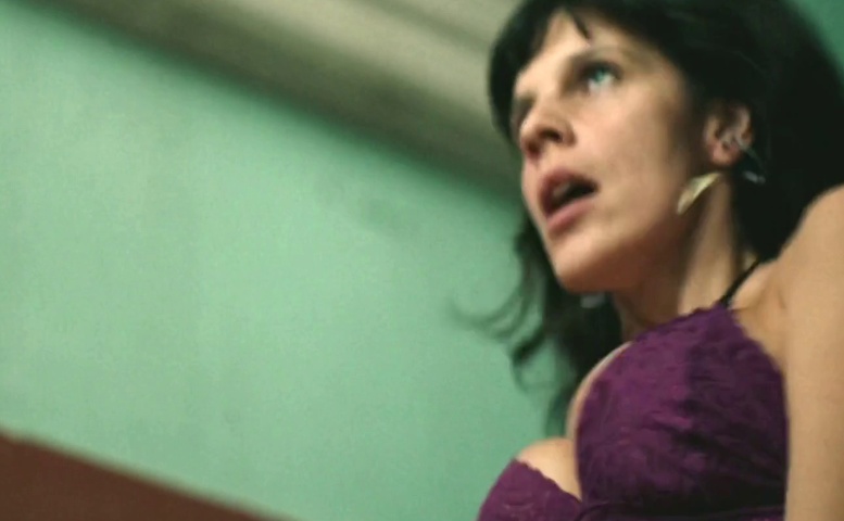 Giovana Echeverria Underwear Scene in Tremembe