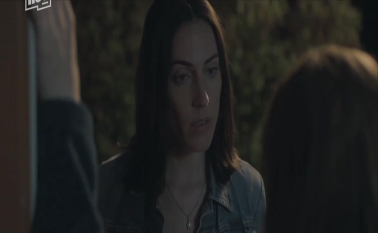 Antje Traue, Laura Schuhrk Lesbian Scene in Dead End