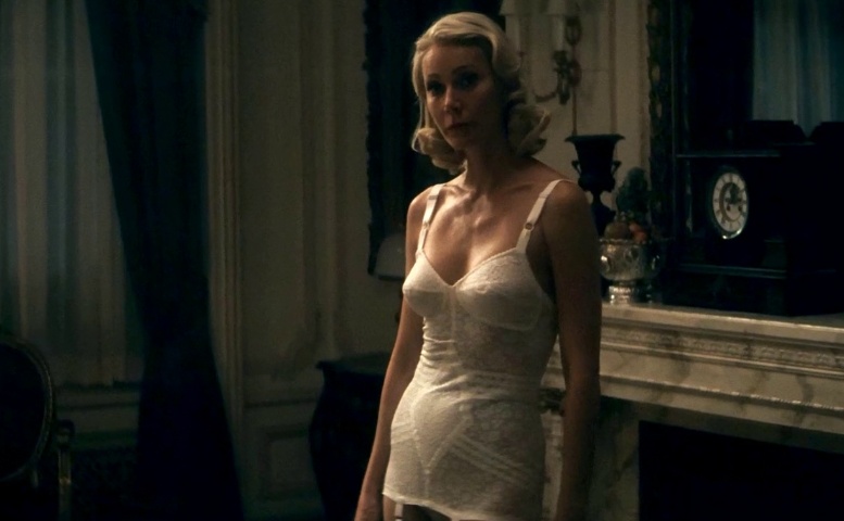 Gwyneth Paltrow Underwear Scene in Marty Supreme