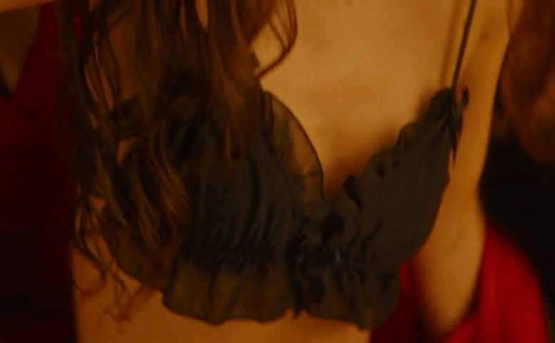 Maiara Walsh Underwear Scene in Bight